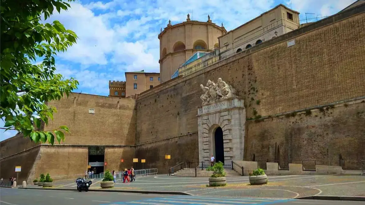 Visitors entering the Vatican Museums through a main entrance
